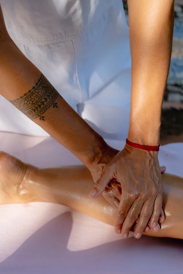 Professional Full Body Massage in Ashram, Delhi NCR by certified male therapist.