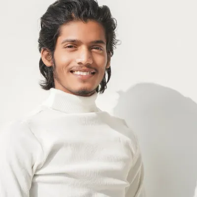 Rahul Verma from Green Park Delhi giving 4.5 star massage testimonial