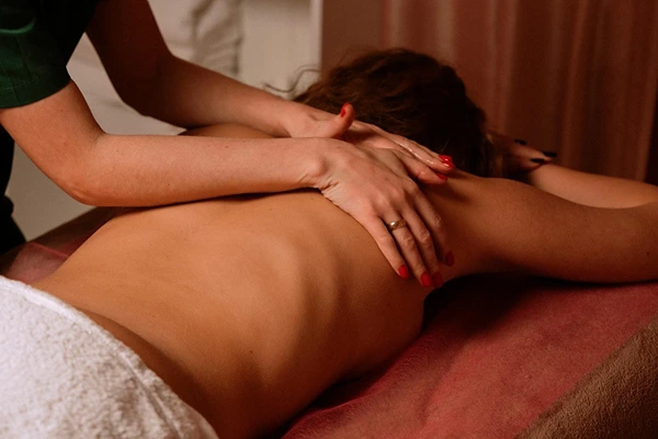 Affordable and professional male massage therapy packages for home and hotel service in Noida