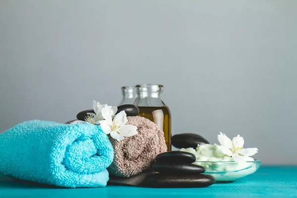 Relaxing aromatherapy massage in Delhi NCR using essential oils to reduce anxiety and improve emotional mental balance.