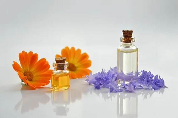 Relaxing aromatherapy massage for men using essential oils to reduce anxiety and restore inner balance in Delhi NCR.