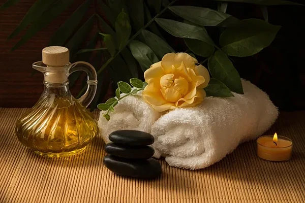 Therapeutic aromatherapy massage in Delhi NCR using essential oils for emotional balance and relaxation.