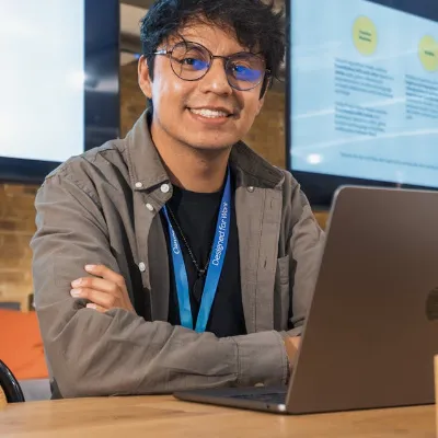 Satisfied client Amit from Kailash Colony reviewing doorstep male to male massage with privacy and professionalism