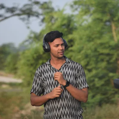 IT professional Aarav's review of deep tissue massage for stress relief in Jasola and Shaheen Bagh area.