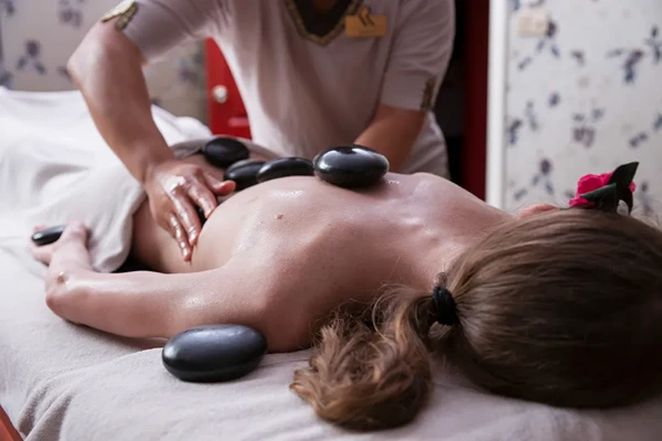 hot stone massage therapy karol bagh
