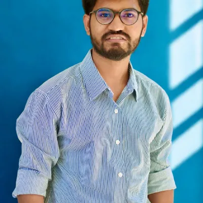 Sharf Ahmed's review highlighting the discreet and professional deep tissue massage service in South Delhi.