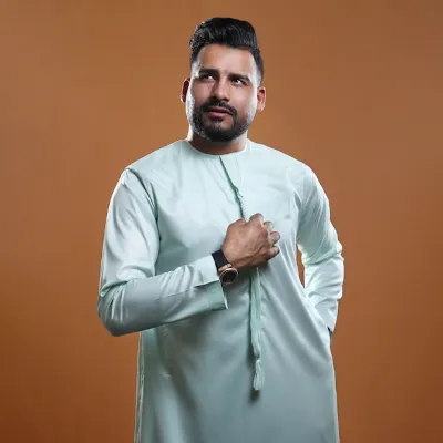 Client testimonial for Swedish massage in South Delhi highlighting stress relief and improved sleep after long work hours.