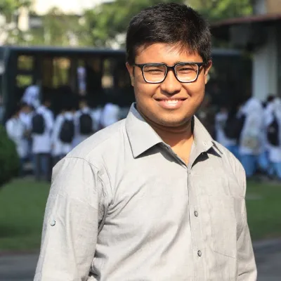 Customer review for male full-body massage at home in Vasant Kunj by Vikram Sharma.