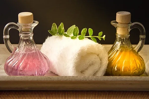 Aromatherapy massage with essential oils in Safdarjung Enclave
